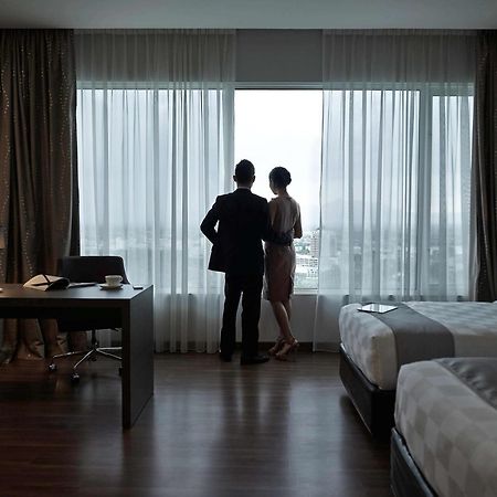 Hotel Pullman Kuching Extérieur photo