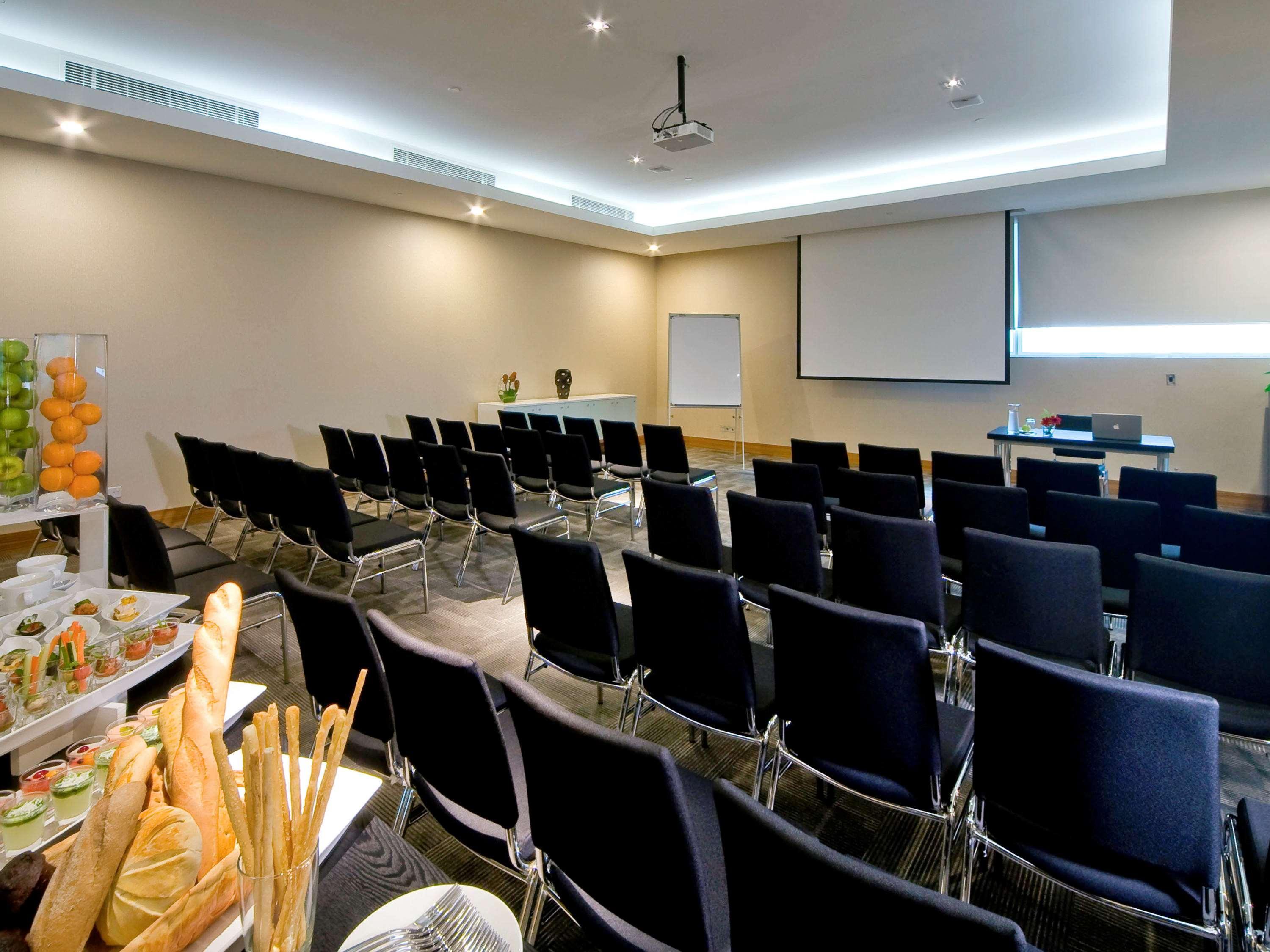 Hotel Pullman Kuching Facilités photo The hotel's meeting room