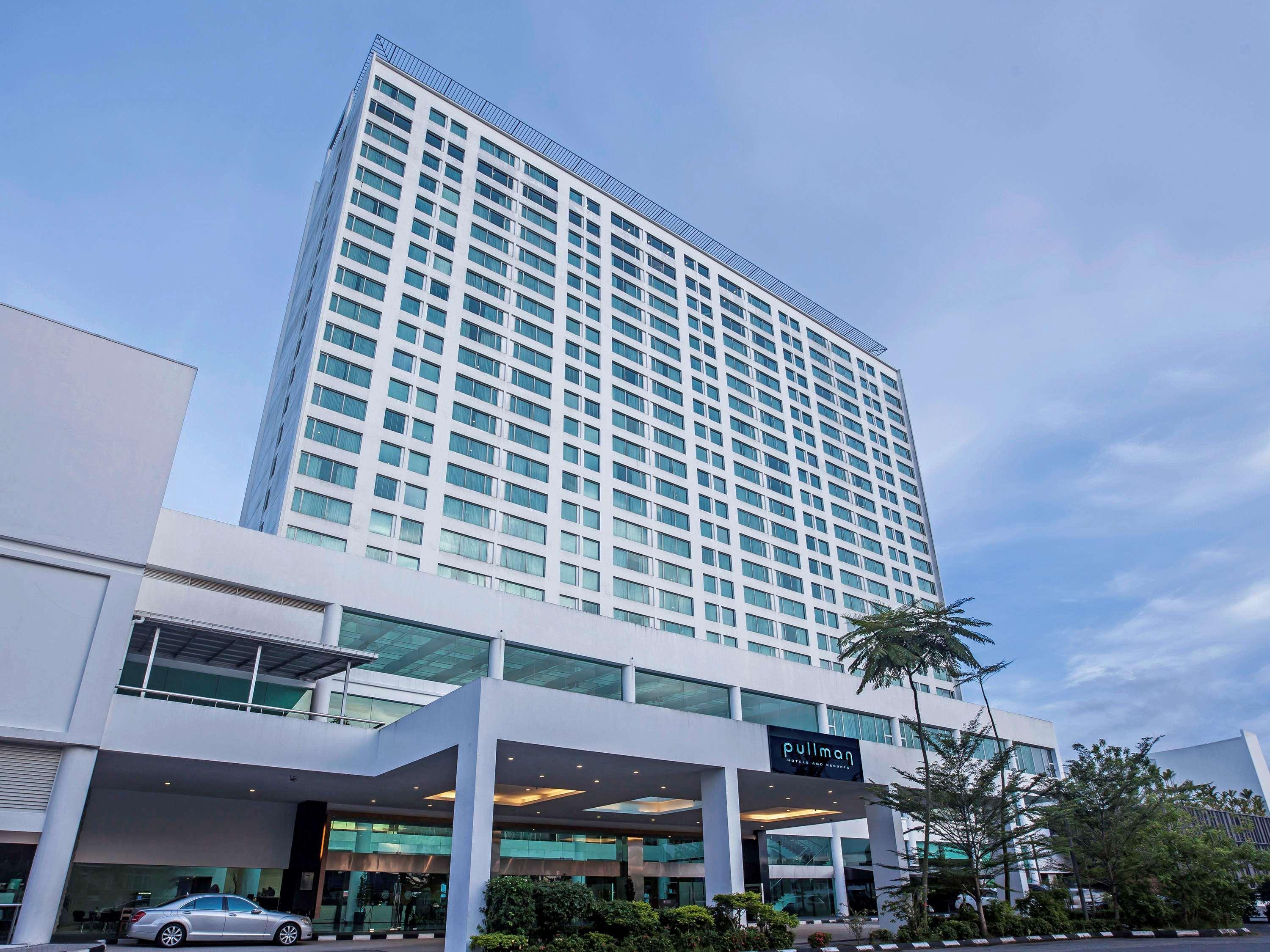 Hotel Pullman Kuching Extérieur photo The hotel in 2016