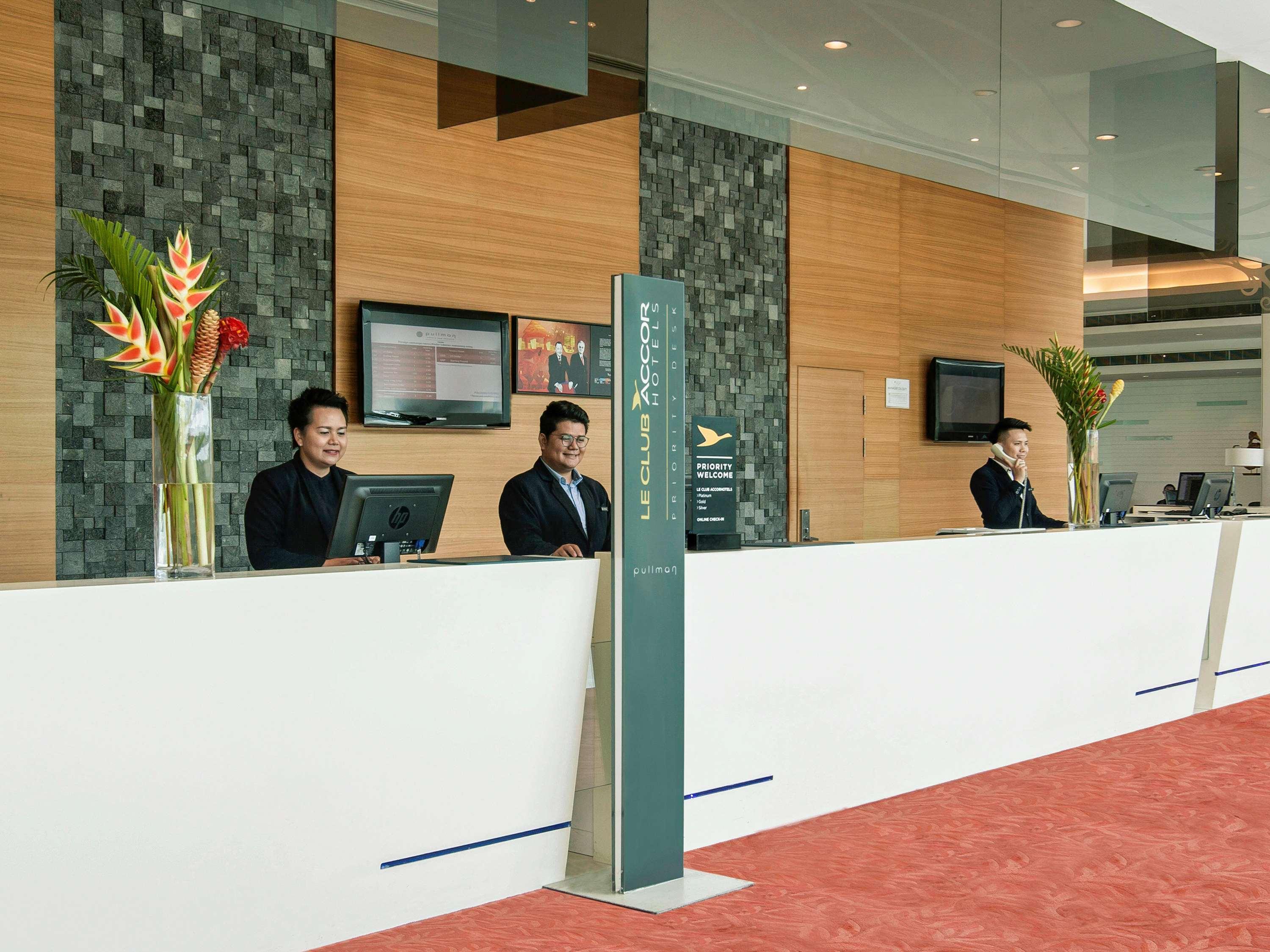 Hotel Pullman Kuching Extérieur photo