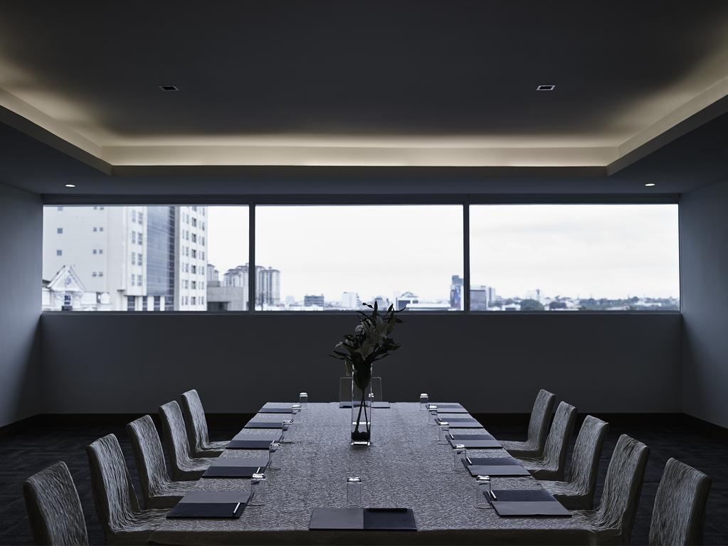 Hotel Pullman Kuching Extérieur photo Boardroom