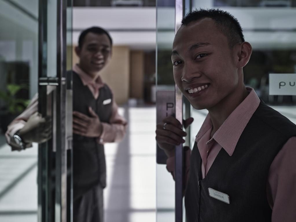Hotel Pullman Kuching Extérieur photo