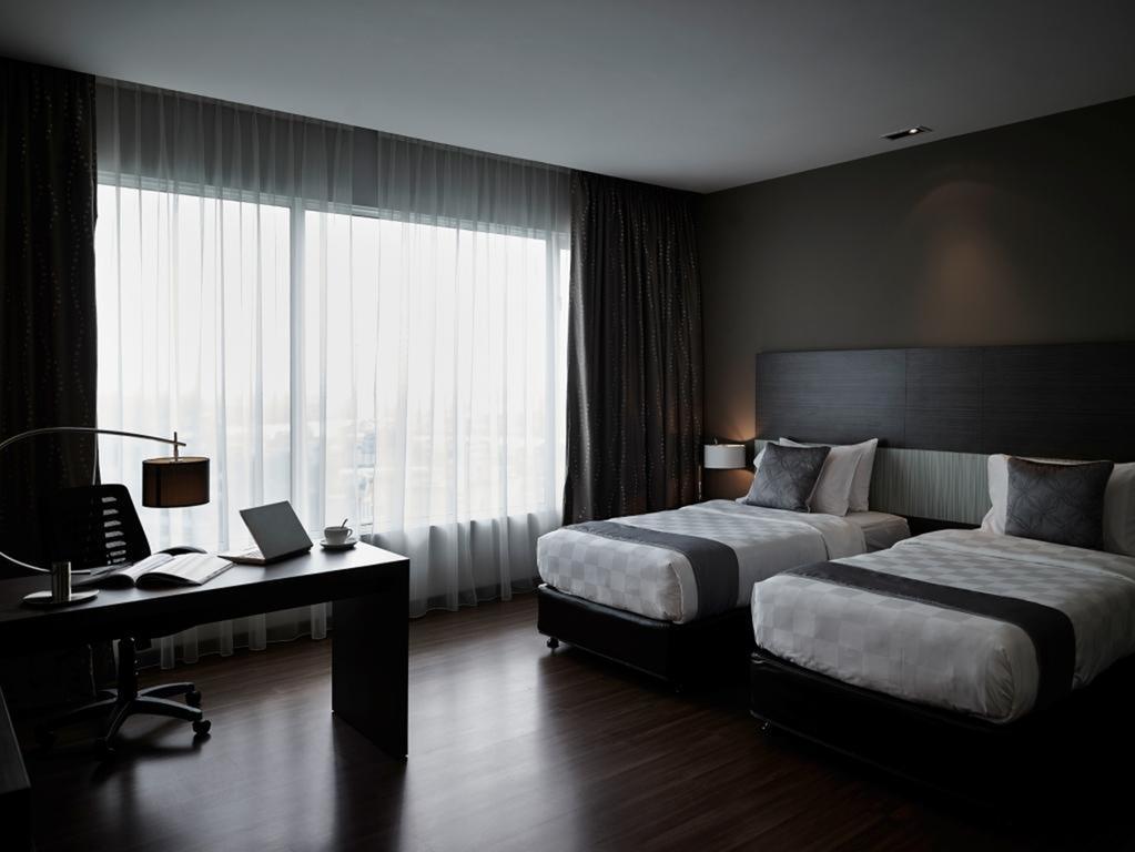 Hotel Pullman Kuching Extérieur photo
