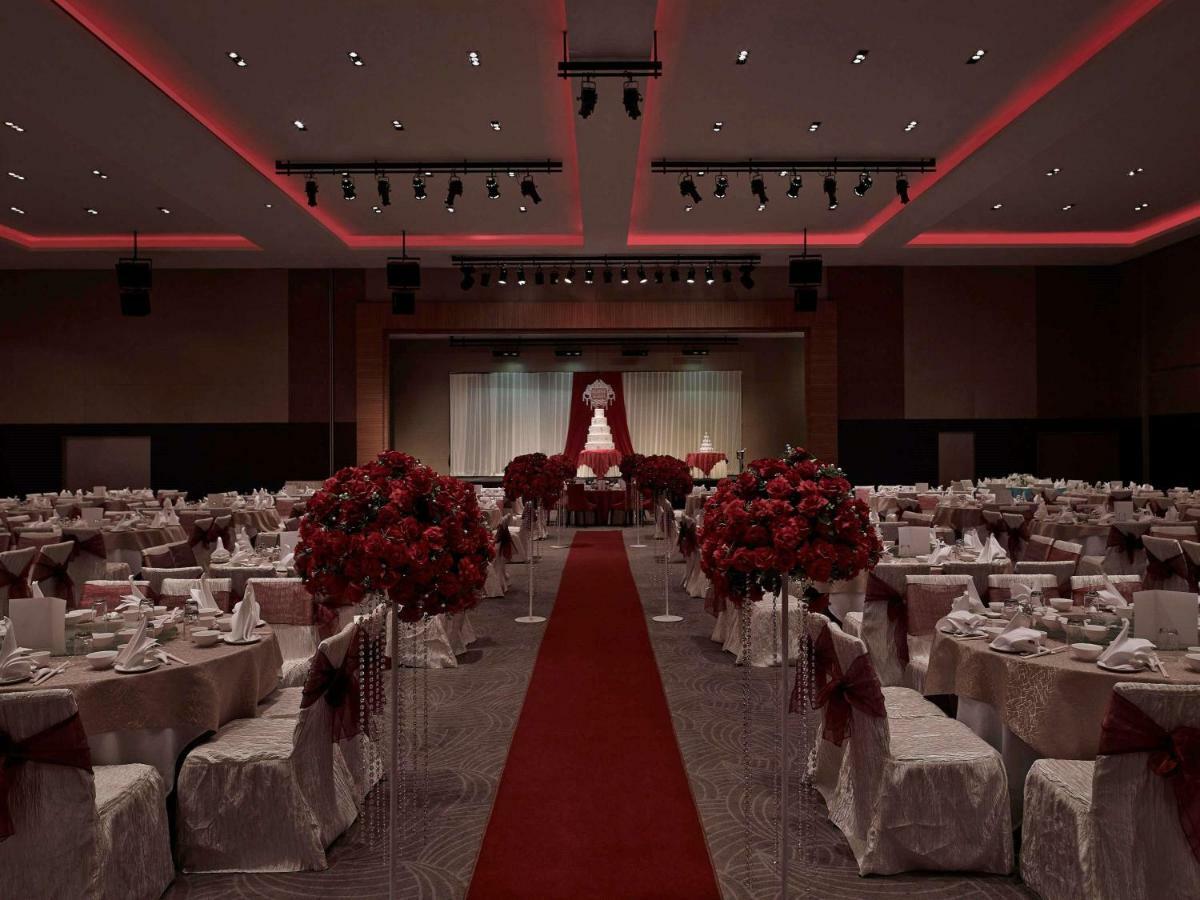 Hotel Pullman Kuching Extérieur photo The Grand Ballroom